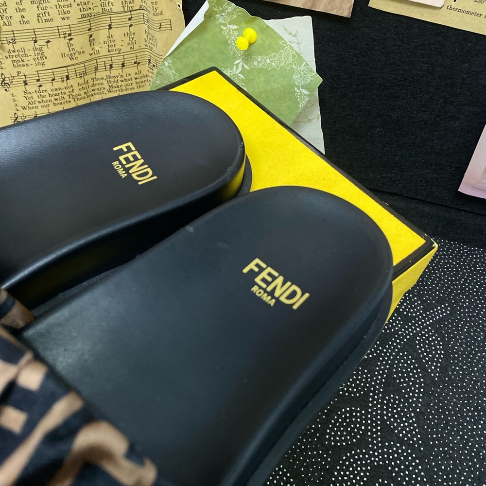 Fendi Women's Brown Sandals - Picture 3 of 5